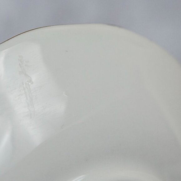 Vintage Queen Anne Bone China Cup and Saucer Pattern No. 8429 Made in En… - Picture 5 of 14